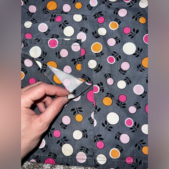 ⭐️H.Q.Scrub short sleeve top, guessing size Small⭐️Used Condition ⭐️ - Picture 4 of 9